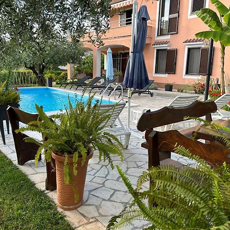 Apartments Mandic Пула Екстериор снимка